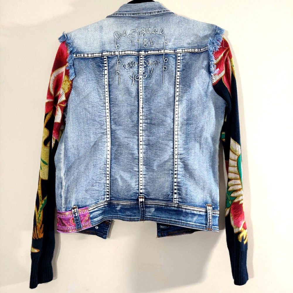 *SOLD* Desigual Sequin Embroidered Jean Jacket M - Picture 2 of 5
